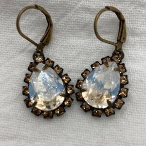 Crystal earrings lever back closure vintage